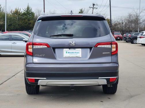 2022 Honda Pilot Touring 8-Passenger