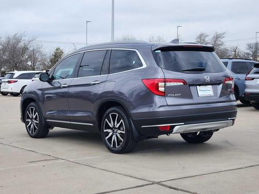 2022 Honda Pilot Touring 8-Passenger