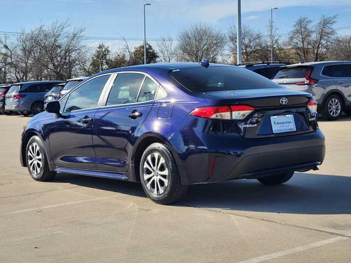 2022 Toyota Corolla Hybrid LE