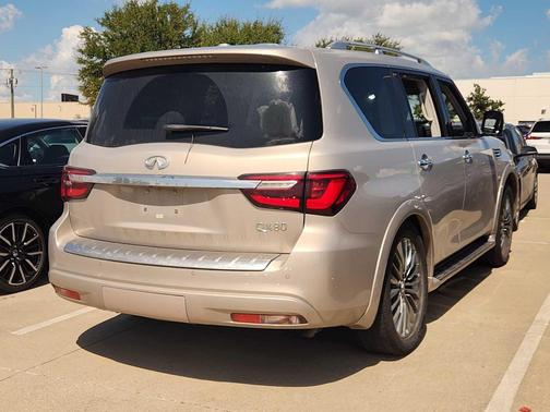 2018 INFINITI QX80 Base