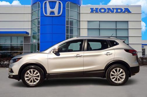 2022 Nissan Rogue Sport SV