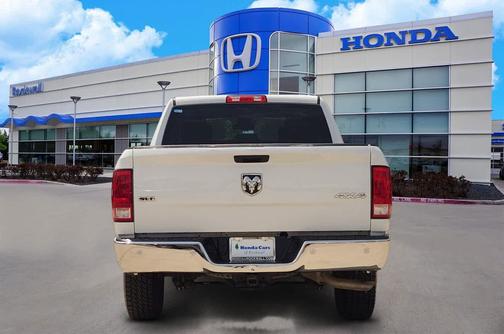 Bright White Clearcoat 2022 RAM 1500 Classic SLT