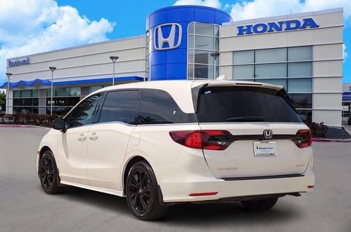 Platinum White Pearl 2024 Honda Odyssey Sport