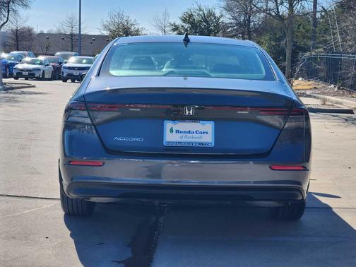 2025 Honda Accord LX 1.5T