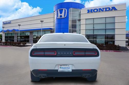 White Knuckle Clearcoat 2022 Dodge Challenger SXT
