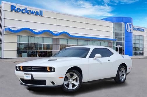 White Knuckle Clearcoat 2022 Dodge Challenger SXT