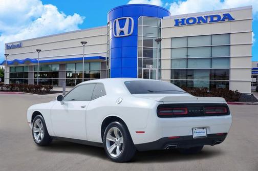 White Knuckle Clearcoat 2022 Dodge Challenger SXT