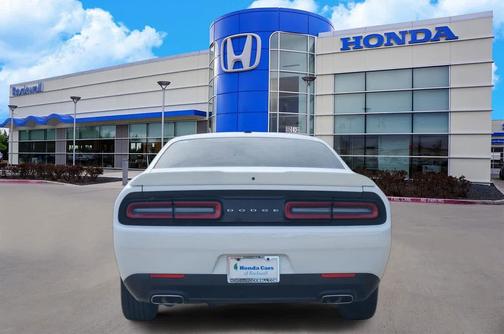 White Knuckle Clearcoat 2022 Dodge Challenger SXT