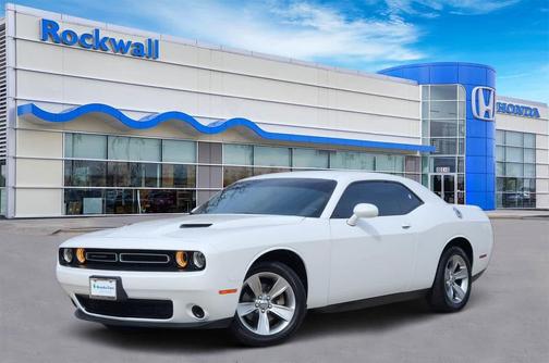White Knuckle Clearcoat 2022 Dodge Challenger SXT