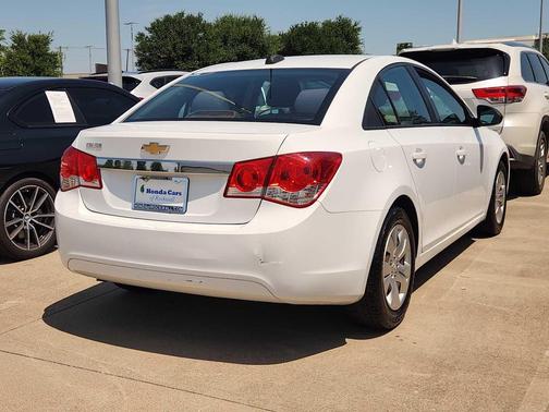 Summit White 2016 Chevrolet Cruze Limited LS