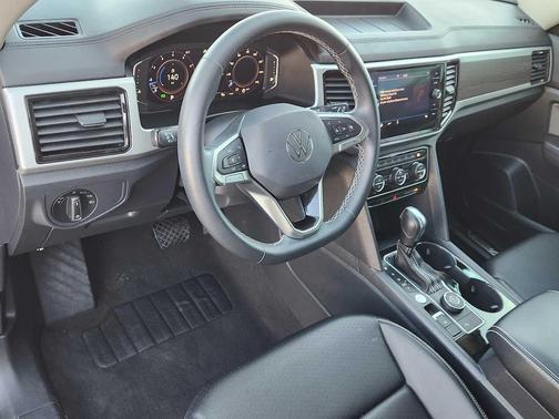 2022 Volkswagen Atlas 3.6L SE w/Technology