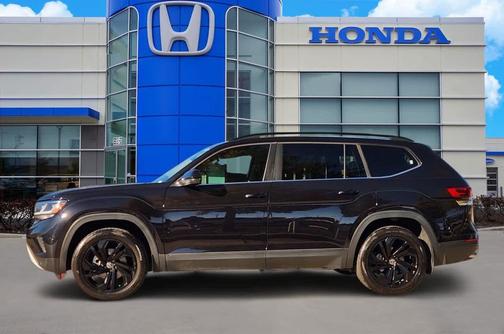 2022 Volkswagen Atlas 3.6L SE w/Technology