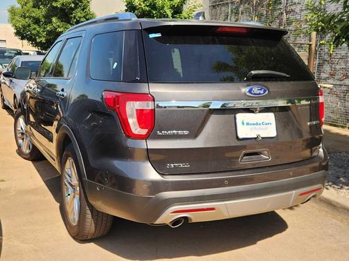 Magnetic Metallic 2016 Ford Explorer Limited