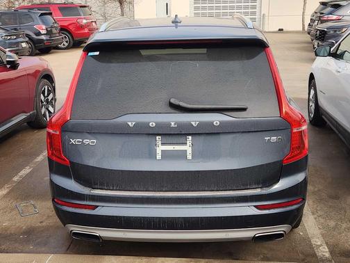 2020 Volvo XC90 T5 Momentum