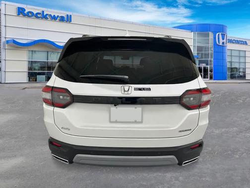 2025 Honda Pilot Touring 8-Passenger