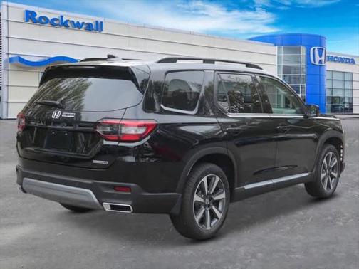 2025 Honda Pilot Touring 8-Passenger