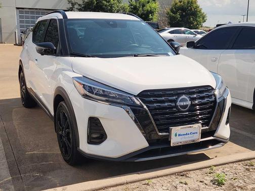 Fresh Powder 2022 Nissan Kicks SR