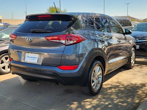 2017 Hyundai TUCSON SE