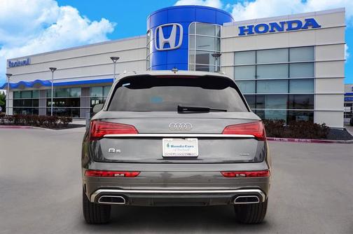 Daytona Gray Pearl Effect 2022 Audi Q5 45 S line Premium