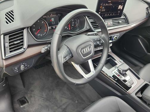 Daytona Gray Pearl Effect 2022 Audi Q5 45 S line Premium