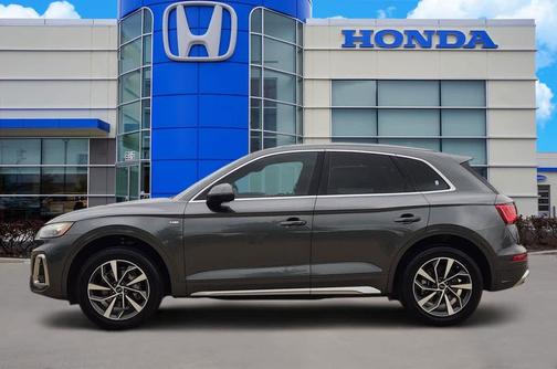 Daytona Gray Pearl Effect 2022 Audi Q5 45 S line Premium