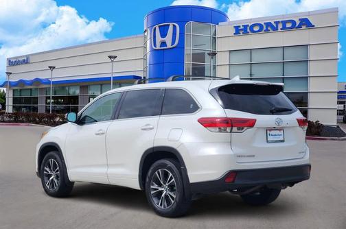 Blizzard Pearl 2017 Toyota Highlander LE Plus