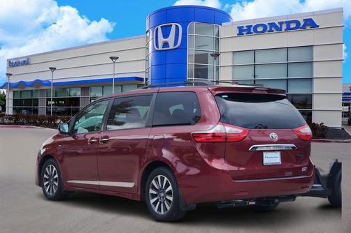 2019 Toyota Sienna Limited Premium