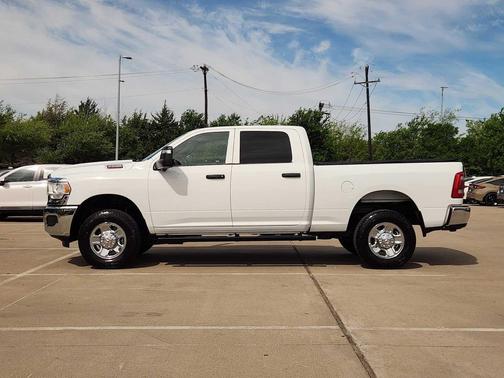 Bright White Clearcoat 2023 RAM 2500 Tradesman Crew Cab 4x4 6'4' Box