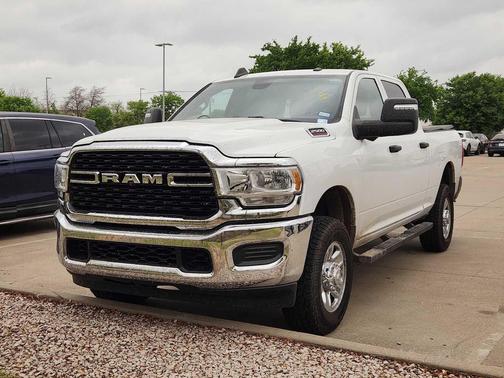 Bright White Clearcoat 2023 RAM 2500 Tradesman Crew Cab 4x4 6'4' Box