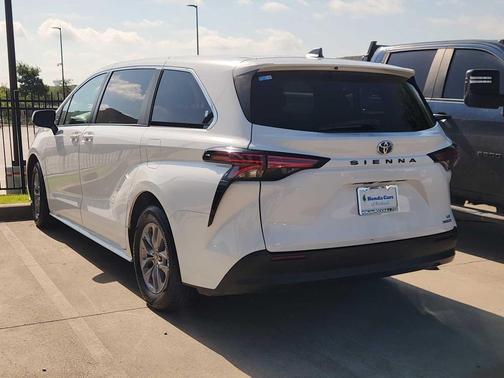 White 2022 Toyota Sienna LE