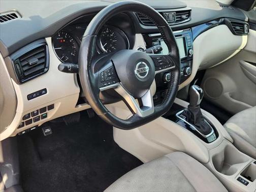 2022 Nissan Rogue Sport SV