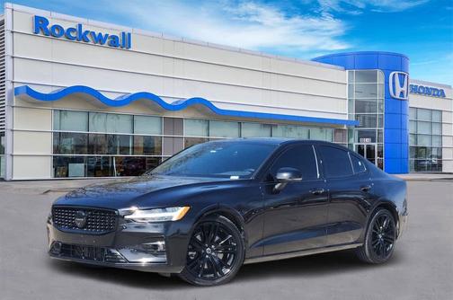 2024 Volvo S60 B5 Plus Black Edition