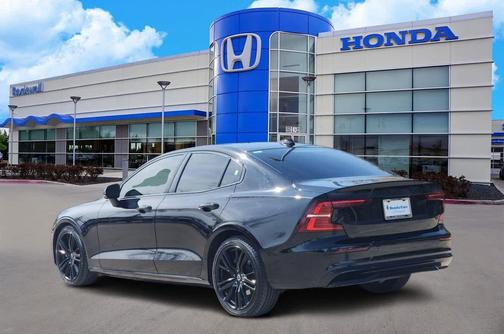 2024 Volvo S60 B5 Plus Black Edition