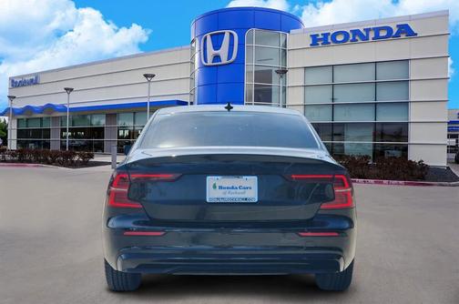 2024 Volvo S60 B5 Plus Black Edition