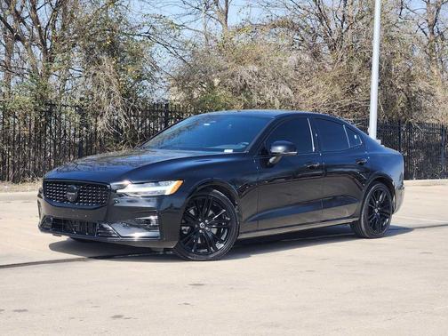 2024 Volvo S60 B5 Plus Black Edition