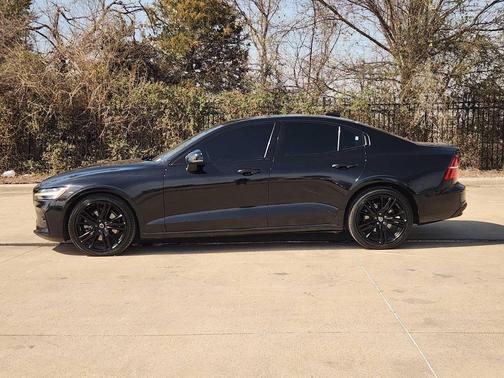 2024 Volvo S60 B5 Plus Black Edition