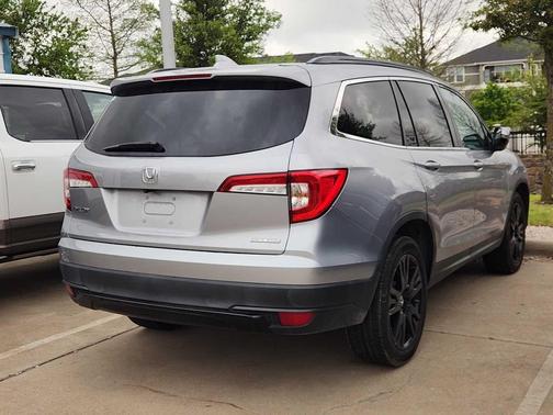 Lunar Silver Metallic 2022 Honda Pilot AWD Special Edition