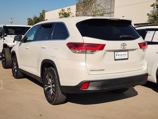 2019 Toyota Highlander LE