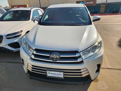 2019 Toyota Highlander LE
