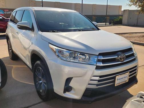 2019 Toyota Highlander LE