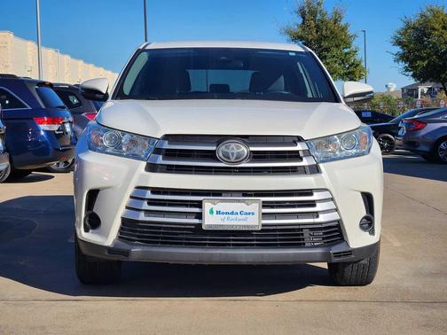 2019 Toyota Highlander LE