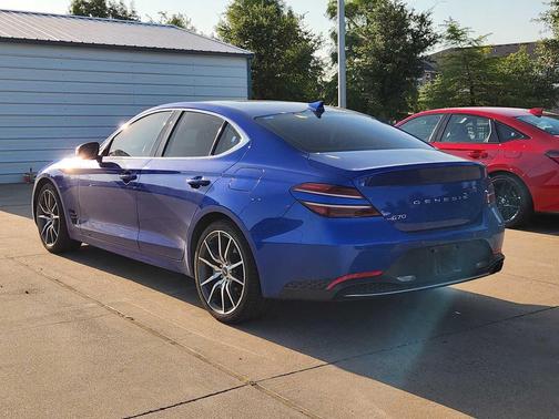 2022 Genesis G70 2.0T RWD
