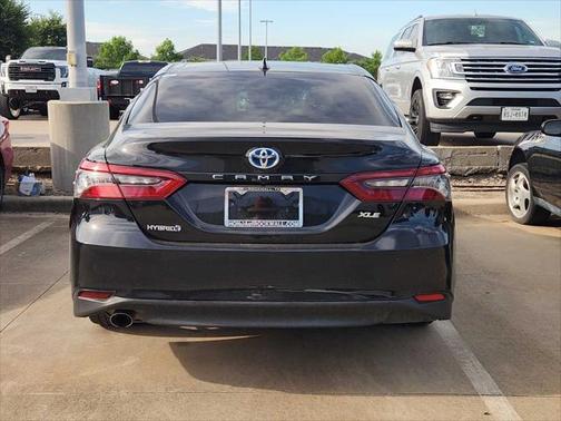 2021 Toyota Camry Hybrid XLE