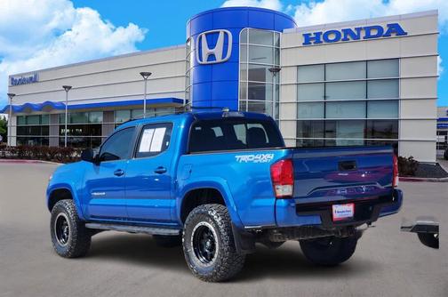 2016 Toyota Tacoma TRD Sport