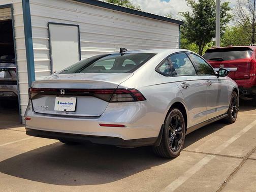 Solar Silver Metallic 2025 Honda Accord SE