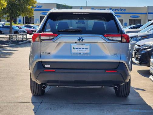 2024 Toyota RAV4 Hybrid SE