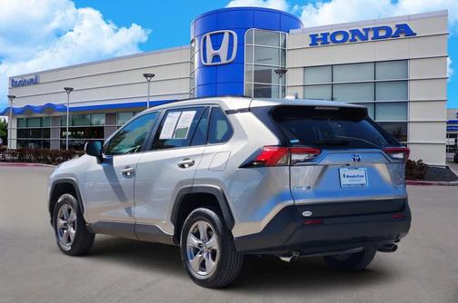 2024 Toyota RAV4 Hybrid SE