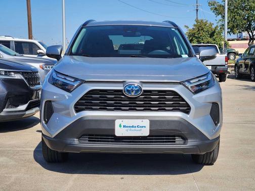 2024 Toyota RAV4 Hybrid SE