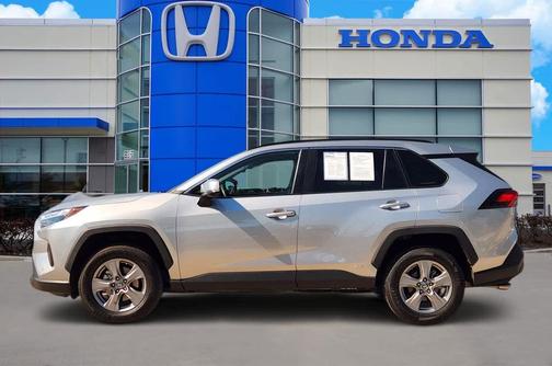 2024 Toyota RAV4 Hybrid SE