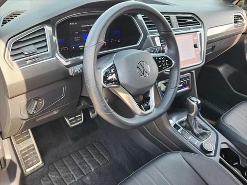 2022 Volkswagen Tiguan 2.0T SE R-Line Black 4MOTION